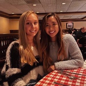 Meet your Poshers, Sarah and Kammy